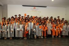 İzmir Ekonomi Üniversitesi’nde coşkulu mezuniyet 